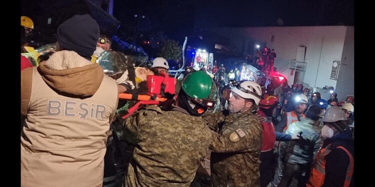 FSK-ja i nxjerr të gjallë nga gërmadhat edhe dy persona