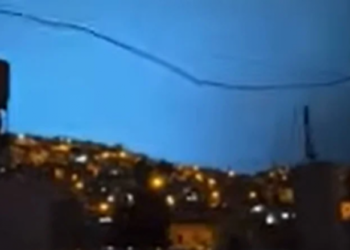 Eksperti shpjegon pse u ndriçua qielli gjatë tërmetit në Turqi