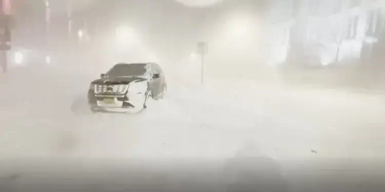 Bora bllokon rrugën që lidh Kosovën me Malin e Zi