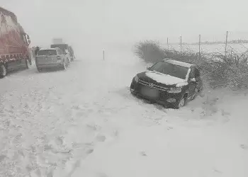 Aksident zinxhiror si pasojë e borës, përfshihen 30 vetura