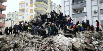 Edhe disa shqiptarë të prekur nga tërmeti në Turqi!