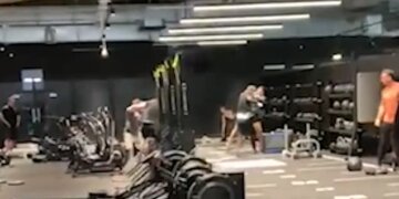 Përleshje mes 4 personave në palestër, njëri përfundon në urgjencë (VIDEO)