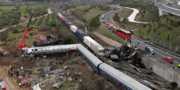 Aksident i tmerrshëm nga përplasja e trenave, dhjetëra të vdekur