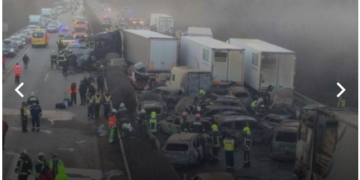 Stuhia e pluhurit “bllokon” pamjen, aksident i tmerrshëm në Hungari: Përplasen kamionë, digjen vetura, e plagosen njerëz