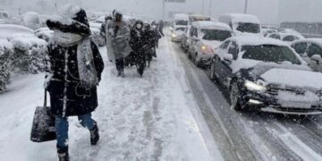 Turqia përfshihet nga stuhitë dhe bora