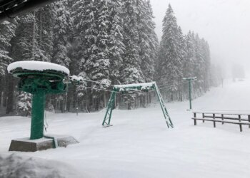 Reshje të dendura shiu e bore në këto vise të Ballkanit!