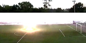 Rrufeja bie në fushën e futbollit, 5 të vdekur dhe 15 të plagosur