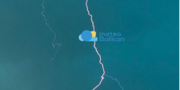 Goditja e rrufesë krijoi një material që nuk është parë  kurrë më parë në Tokë