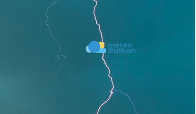 Goditja e rrufesë krijoi një material që nuk është parë kurrë më parë në Tokë