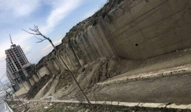 Rrëshqitje e dheut në Veternik, Komuna e Prishtinës thotë se është kompetencë e Ministrisë së Infrastukturës (FOTO)