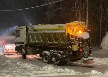Mot i ashpër në Kosovë, borë e madhe në fshatrat e Suharekës