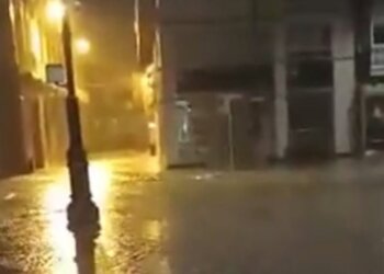 Shi i rrëmbyeshëm pas thatësirës në Spanjë, përmbytën rrugët e mbyllen shkollat