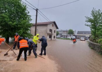 Përmbytjet kërcënojnë disa vende të Ballkanit