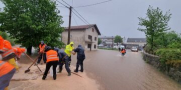 Përmbytjet kërcënojnë disa vende të Ballkanit