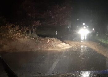 Tre punëtorë i zuri dheu në Prizren, njëri lëndohet rëndë