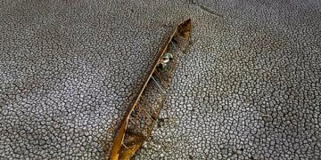 Thatësirë dhe temperatura deri në 40 gradë, zbulohet fshati që qëndronte nën ujë prej 70 vitesh