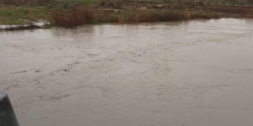 Një fëmijë 4-vjeçar dyshohet se ka rënë në kanalin e Ibër-Lepencit, aktivizohen ekipet e kërkim shpëtimit