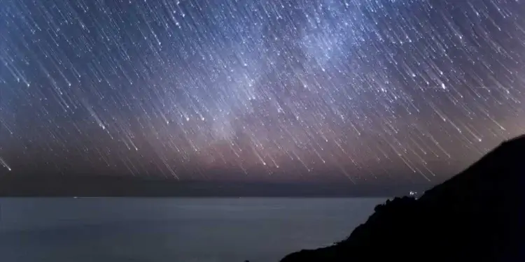 Sytë nga qielli përgjatë këtyre tri netëve, shiu i meteorëve dhuron spektakël