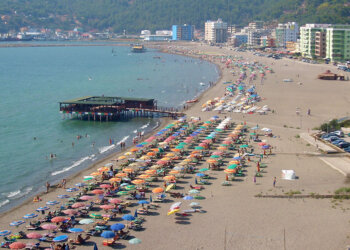 80 % e pushuesve në Shëngjin janë nga Kosova, 60 % në Velipojë, Durrësi është 50/50