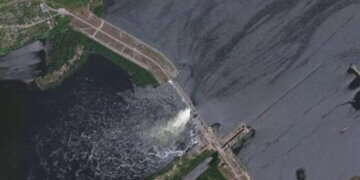 Rusia shkatërron digën në Ukrainë, shkaktohet katastrofë brenda pak orësh