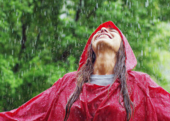 Pse aroma e shiut dhe e lagur e tokës është aq e mirë!