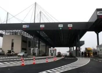 Ministria: Mos kaloni nëpër Serbi, janë arrestuar disa qytetarë