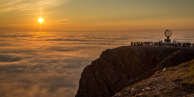 6 vendet e vetme në rruzullin tokësor, ku dielli nuk perëndon ose lind për muaj të tërë