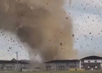 Përmbytje dhe tornado, anulohen qindra fluturime në SHBA