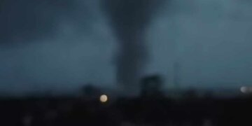 Një tornado violente regjistrohet në zonën e Milanos!