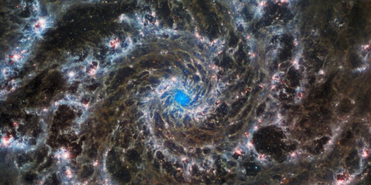 Teleskopi i NASA-s sjell pamje nga vendi ku “lindin” yjet!