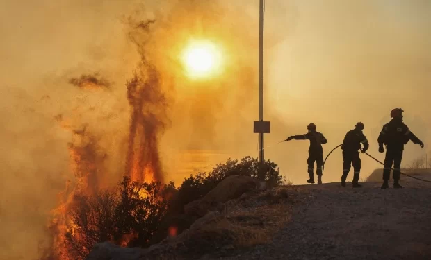 Çdo gjë e shkrumbuar, publikohen pamje apokaliptike nga zjarri në Greqi