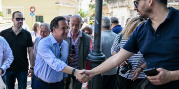 Shteti ballkanik: Temperaturat e larta, vendimi i ministrisë: Bizneset mbyllen nga ora 12:00–16:00 ose 2000 euro gjobë