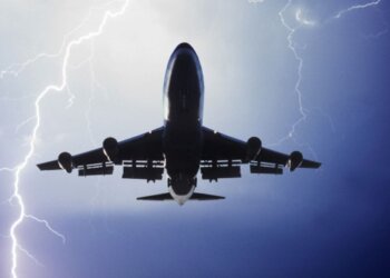 Moti i ligë: “50 minuta mbi qiellin e Prishtinës”, aeroplani Basel- Prishtinë ateroi në Shkup