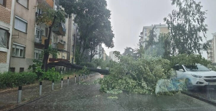Stuhi e fortë edhe në Shkup, pamje
