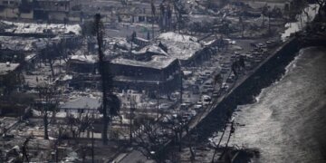 Çfarë e shkaktoi zjarrin që e shndërroi një qytet në Havai në hi?