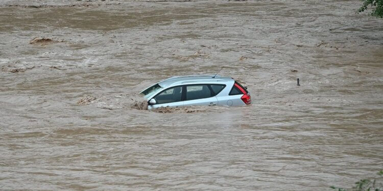 Shënohet viktima e parë e përmbytjeve në Slloveni, vendi nën alarm të kuq