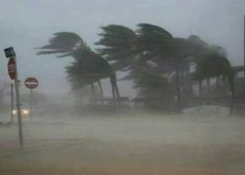 Mot i stuhishëm godet Evropën veriore, anulohen fluturimet e shënohen viktima