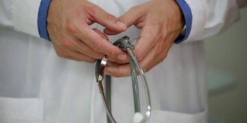 Shtimi i rasteve me meningjit, cilat janë simptomat dhe shkaktarët?!