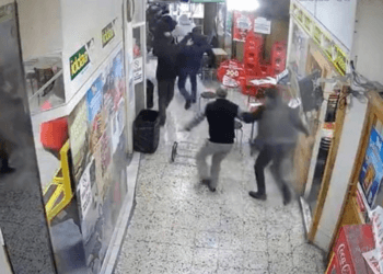 Pamje nga tërmeti mjaft i fuqishëm mbrëmë në Turqi