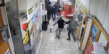 Pamje nga tërmeti mjaft i fuqishëm mbrëmë në Turqi