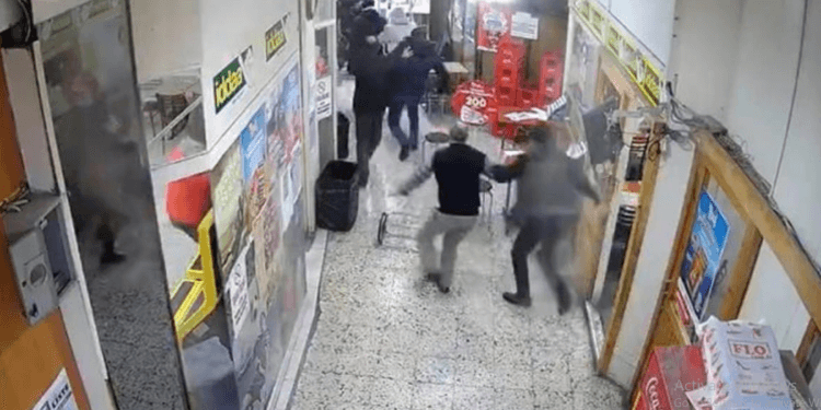 Pamje nga tërmeti mjaft i fuqishëm mbrëmë në Turqi