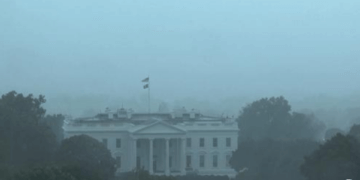 Stuhia e fuqishme përfshin SHBA-në