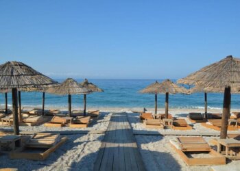 Bregdeti ia merr Kosovës punëtorët, gjatë sezonit së verës rrezikojnë mbylljen