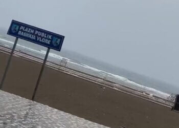 Moti i ashpër godet vendin, Policia Kufitare e Vlorës: Shmangni daljen në det, rrezikoni jetën!
