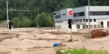 PAMJE: Nisin përmbytjet e mëdha në Slloveni