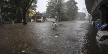 Italia përfshihet nga shira të rrëmbyeshëm dhe rrëshqitje dheu