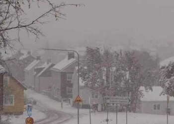 Reshjet më të mëdha të borës për këtë periudhë të vitit në 118 vitet e fundit në veri të Suedisë