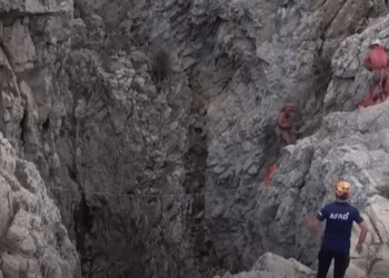 Eksploruesi amerikan i sëmurë që pret shpëtimin në shpellën turke!