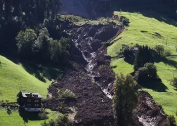 Fshati zvicran në alarm: Si të jetohet nën kërcënimin e rrëshqitjes së dheut?