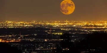 Shikoni imazhet e mrekullueshme nga superhëna e fundit e plotë e vitit